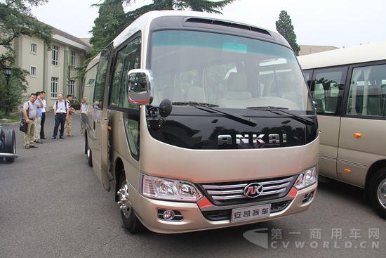 安凯宝斯通2016款HFF6707KGE4FB (3).JPG 安凯宝斯通2016款HFF6707KGE4FB (3).JPG