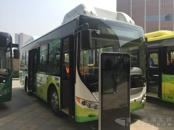 宇通H8CNG气电动力公交IMG_1194.jpg