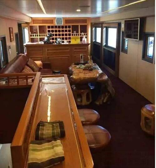 解放长头改装卡车亮相环塔拉力赛现场3.jpg 解放长头改装卡车亮相环塔拉力赛现场3.jpg