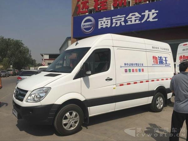 现场展车2.jpg 现场展车2.jpg