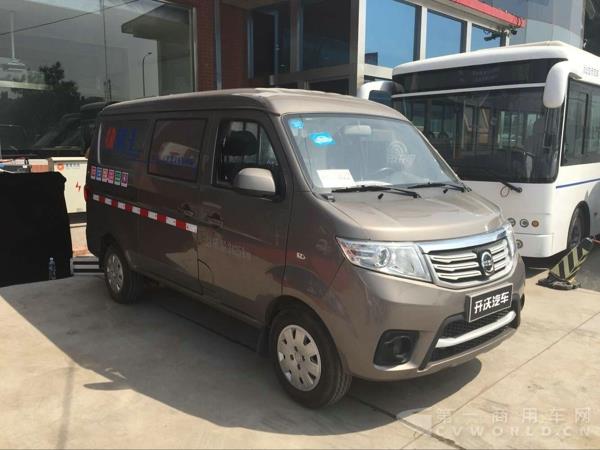现场展车1.jpg 现场展车1.jpg