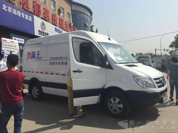 现场展车3.jpg 现场展车3.jpg