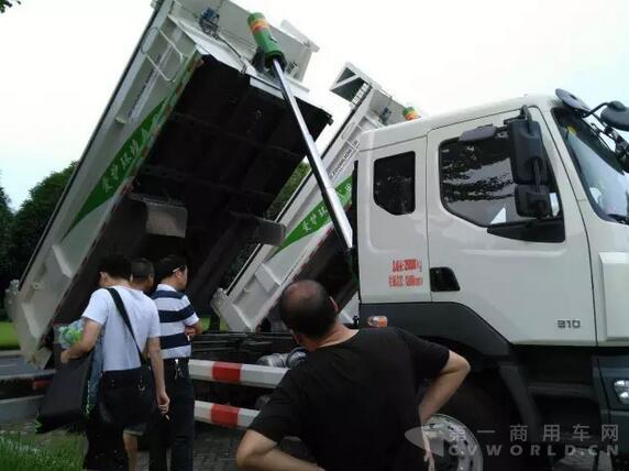 乘龙新型智能环保渣土车在长沙发布2.jpg 乘龙新型智能环保渣土车在长沙发布2.jpg