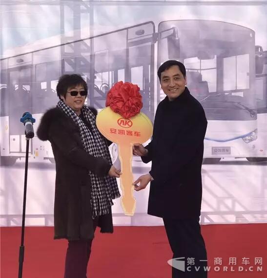 30辆安凯纯电动公交开进哈尔滨2.jpg 30辆安凯纯电动公交开进哈尔滨2.jpg