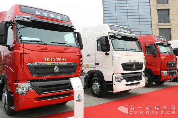 现场展车 (2).jpg 现场展车 (2).jpg