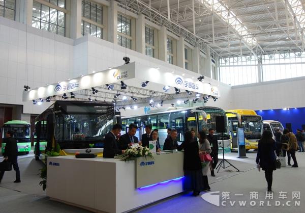 宇通展台1.jpg 宇通展台1.jpg