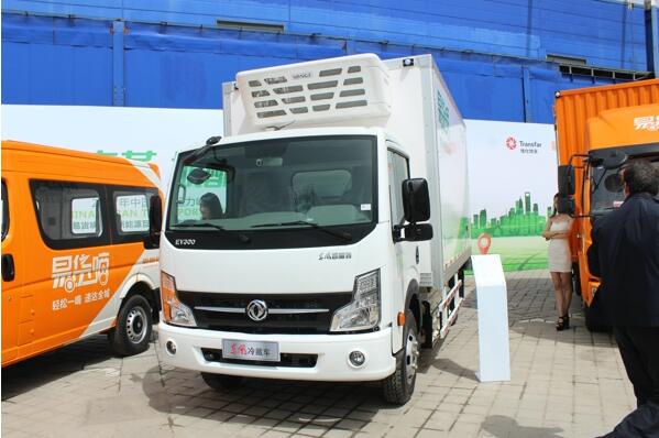 现场展车2.jpg 现场展车2.jpg
