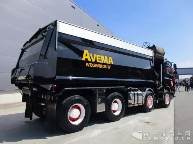 这辆2016年达夫XF 460的配色方案非常优雅2.jpg