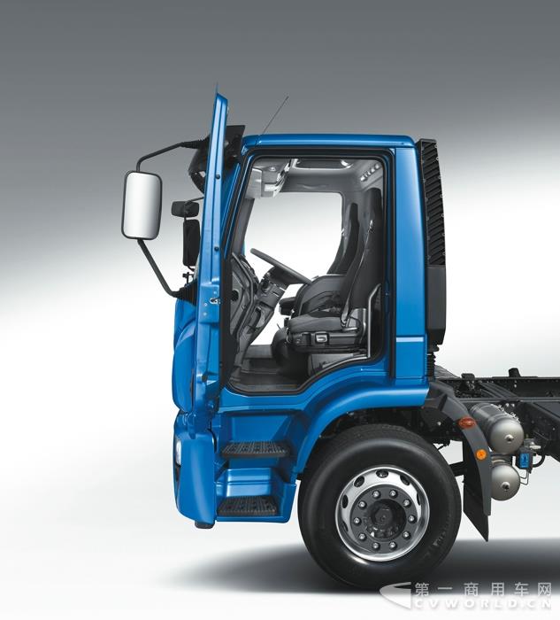 依维柯亮相2017国际消防展 改装专家New Eurocargo闪耀上市3.jpg
