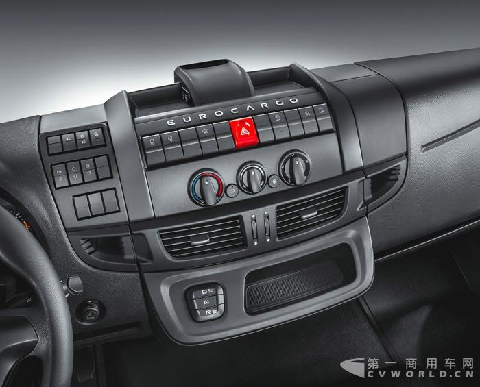 依维柯亮相2017国际消防展 改装专家New Eurocargo闪耀上市10.jpg