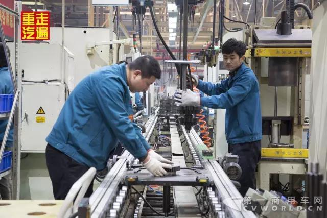 中国重汽变速箱:十年风雨路 六十万台创辉煌12.jpg 中国重汽变速箱:十年风雨路 六十万台创辉煌12.jpg