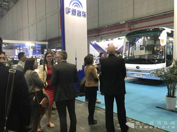 外宾参观展会.jpg 外宾参观展会.jpg