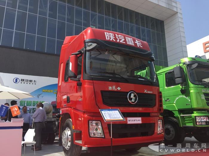 德龙X3000天然气牵引车3.jpg 德龙X3000天然气牵引车3.jpg