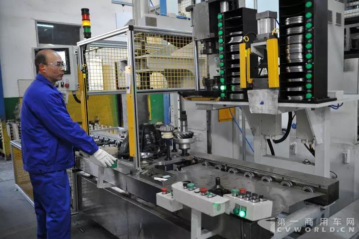 好车配好桥,东风新一代高端车桥TD440量产了!1.jpg 好车配好桥,东风新一代高端车桥TD440量产了!1.jpg