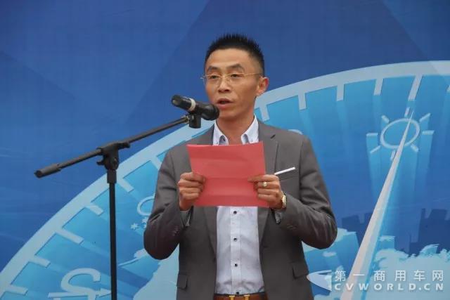 福田欧辉绿色品质客车交付上海惠友公司!2.jpg 福田欧辉绿色品质客车交付上海惠友公司!2.jpg