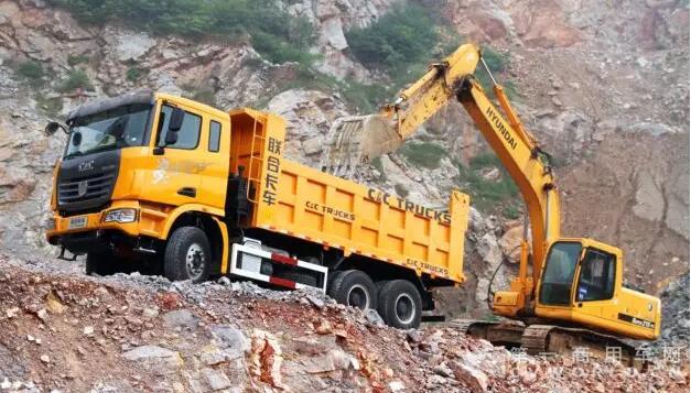 联合卡车大马力工程自卸车5.jpg 联合卡车大马力工程自卸车5.jpg