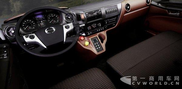 日野新长头车发布 专攻北美重型车市场3.jpg 日野新长头车发布 专攻北美重型车市场3.jpg