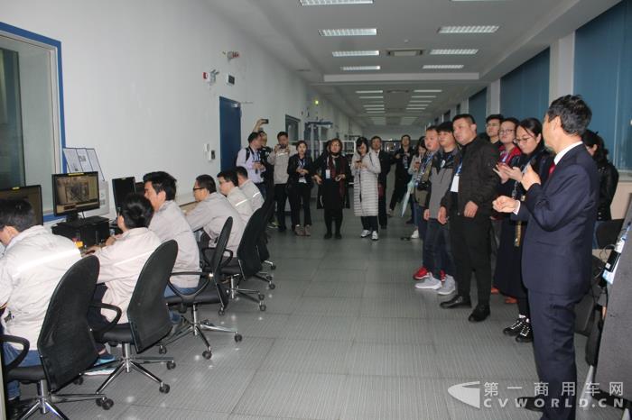 参观前瞻技术研究院 (1).jpg 参观前瞻技术研究院 (1).jpg