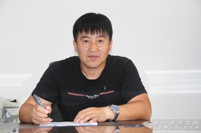 哈尔滨亿来客运总经理席宏伟.jpg 哈尔滨亿来客运总经理席宏伟.jpg