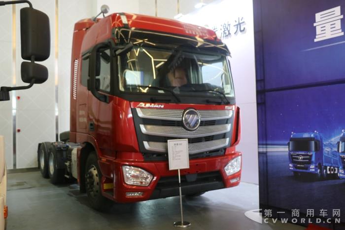 福田欧曼EST (1).jpg 福田欧曼EST (1).jpg