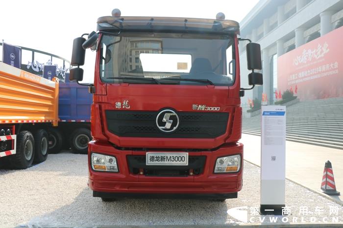 德龙新M3000纯电动牵引车 (2).jpg 德龙新M3000纯电动牵引车 (2).jpg