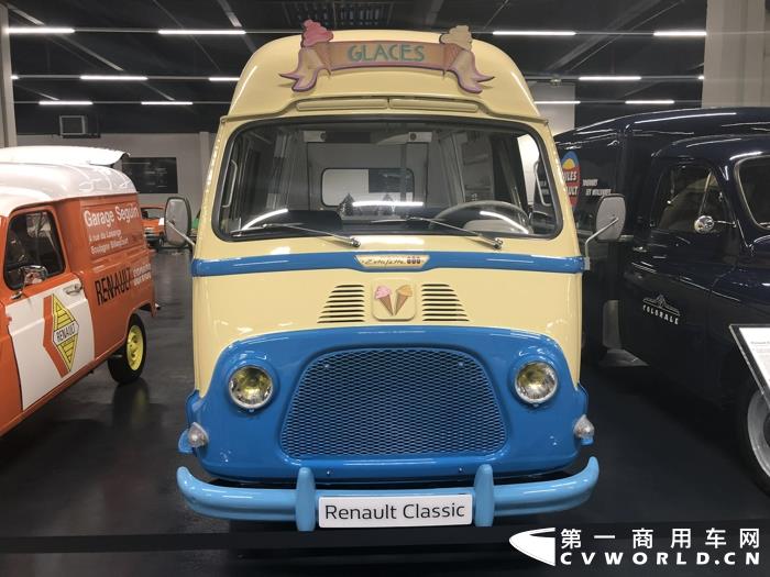 雷诺RENAULT ESTAFETTE,1963年生产的雷诺品牌轻型商用车 (2).jpg