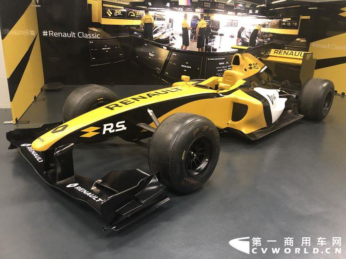 雷诺F1赛车 (2).JPG
