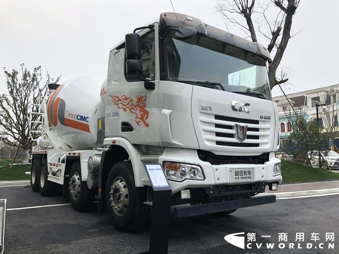 联合卡车8×4 350马力国六柴油混凝土搅拌车,10方 (1).jpg 联合卡车8×4 350马力国六柴油混凝土搅拌车,10方 (1).jpg