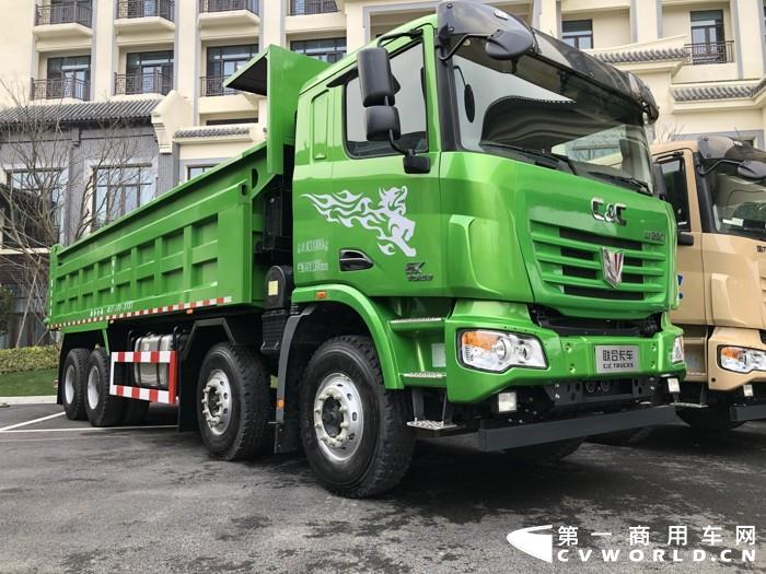 联合卡车8×4 390马力柴油城建渣土运输车 (2).jpg 联合卡车8×4 390马力柴油城建渣土运输车 (2).jpg