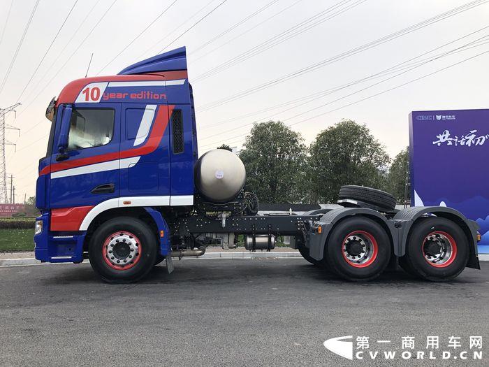 联合卡车U+ 6×4 460马力国六LNG危化品运输牵引车 (3).JPG 联合卡车U+ 6×4 460马力国六LNG危化品运输牵引车 (3).JPG