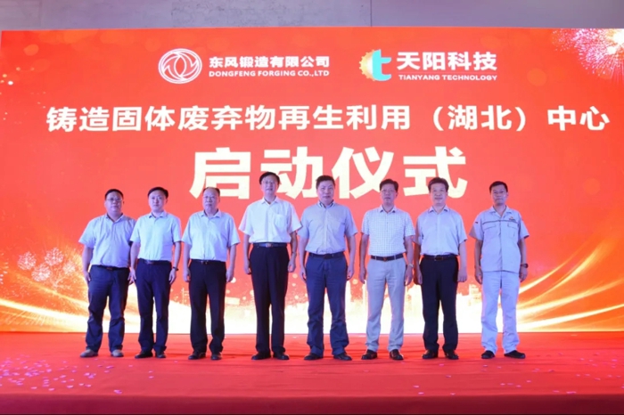 东风2.jpg 东风2.jpg
