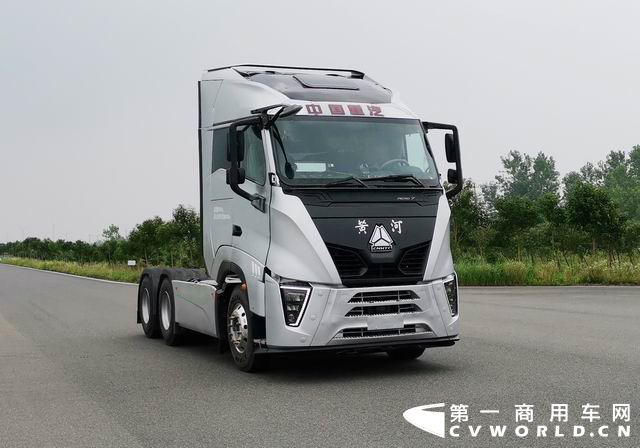 新“黄河”6×4牵引车.png