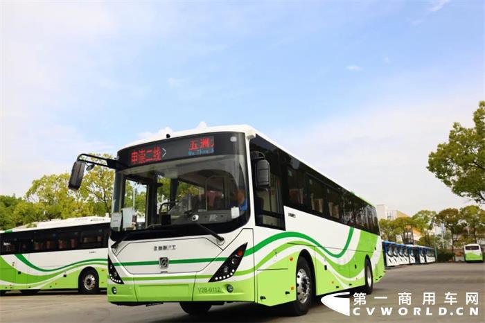 申沃客车:29辆SWB6128BEV59城郊车交付崇明公交.jpg 申沃客车:29辆SWB6128BEV59城郊车交付崇明公交.jpg