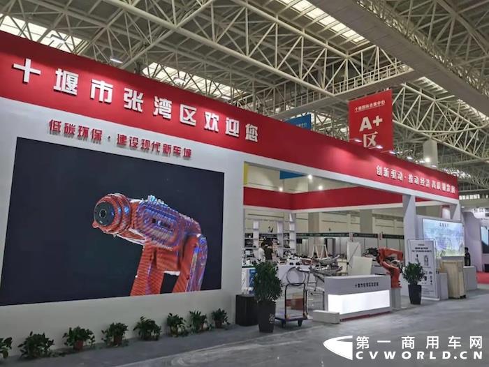 东风3.jpg 东风3.jpg