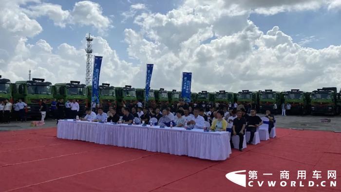 豪沃TX国六自卸车成功交付,火爆上海.webp.jpg 豪沃TX国六自卸车成功交付,火爆上海.webp.jpg