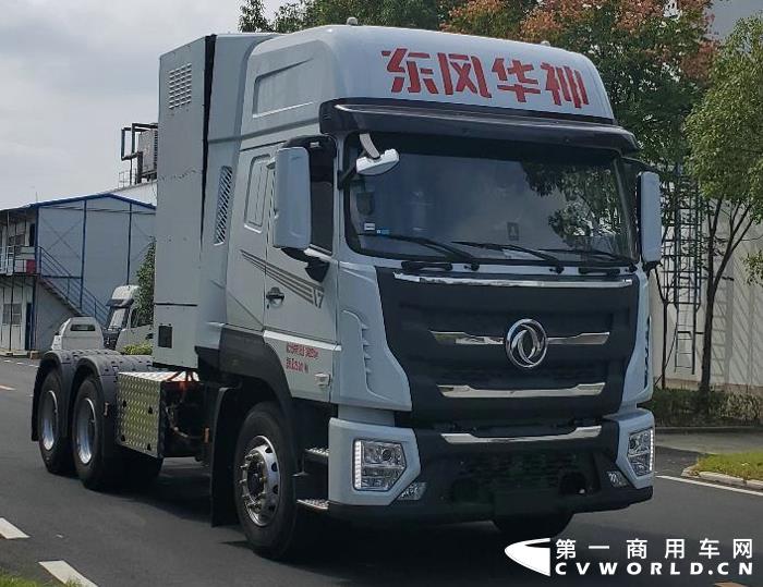 东风华神燃料电池牵引车.jpg