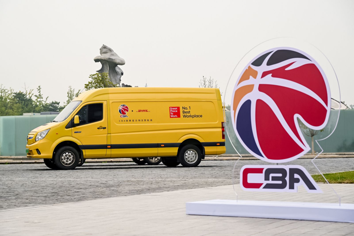 传递篮球运动精神 图雅诺智蓝助力DHL快递服务CBA赛事3.png