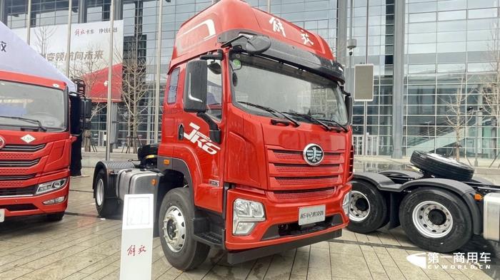 解放JK6 4×2港口牵引车.jpg 解放JK6 4×2港口牵引车.jpg