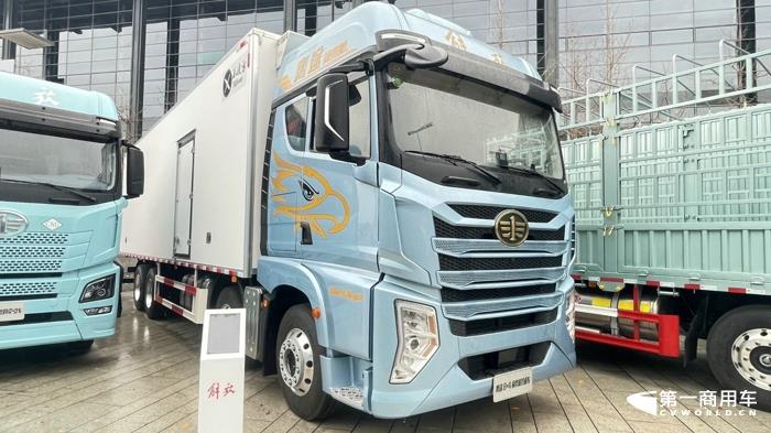 解放鹰途商务舱冷藏车.jpg 解放鹰途商务舱冷藏车.jpg