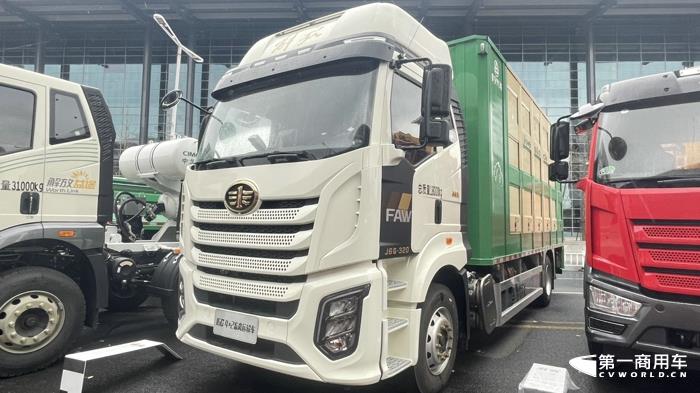 解放J6G 4×2畜禽运输车.jpg 解放J6G 4×2畜禽运输车.jpg