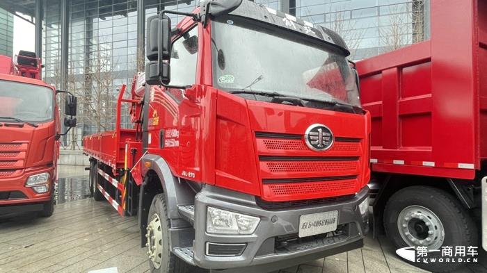 解放J6L 随车起重运输车.jpg