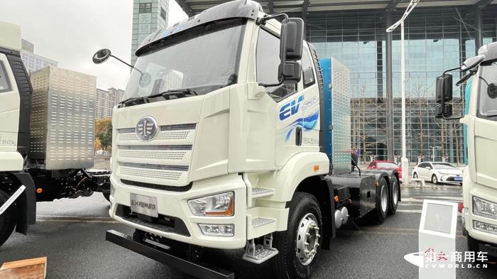 解放J6L电驱桥纯电动牵引车.jpg