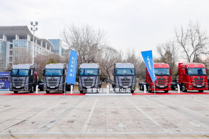 欧曼EST星辉版燃气车宁夏上市2.png 欧曼EST星辉版燃气车宁夏上市2.png