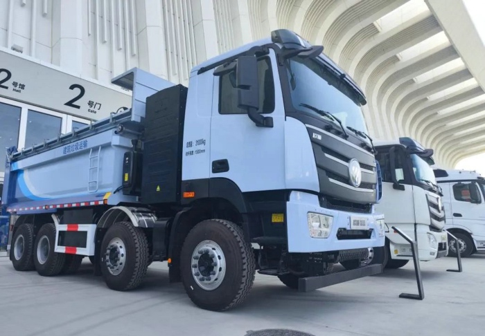 欧曼智蓝城建渣土车.jpg 欧曼智蓝城建渣土车.jpg