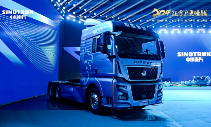 重汽汕德卡GX 513kWh 换电牵引车.jpg 重汽汕德卡GX 513kWh 换电牵引车.jpg