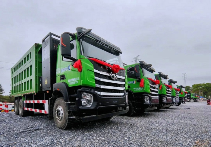 上汽红岩杰虎H6 6×4充换一体纯电动自卸车广西贺州1.jpg 上汽红岩杰虎H6 6×4充换一体纯电动自卸车广西贺州1.jpg