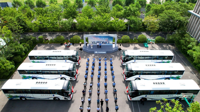 宇通高端新能源旅游客车交付海南.png 宇通高端新能源旅游客车交付海南.png