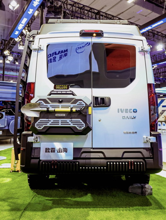 依维柯欧霸·山海房车6.png 依维柯欧霸·山海房车6.png