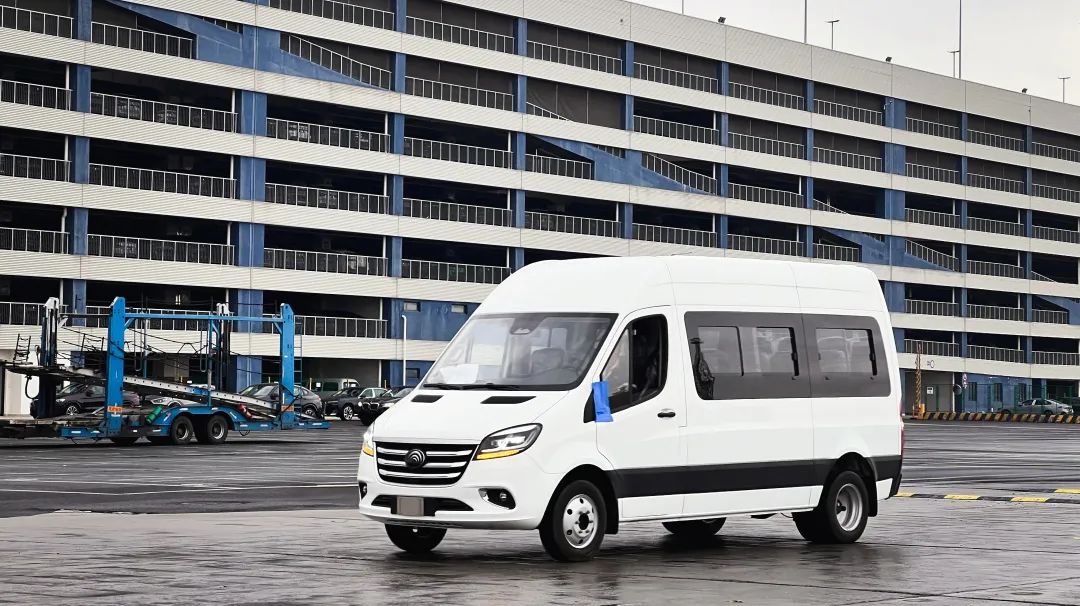 宇通3.jpg 宇通3.jpg