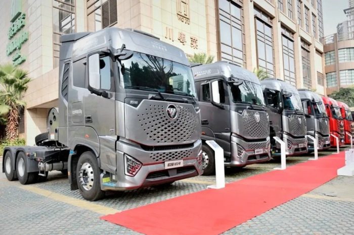 欧曼银河燃气牵引车2.jpg 欧曼银河燃气牵引车2.jpg